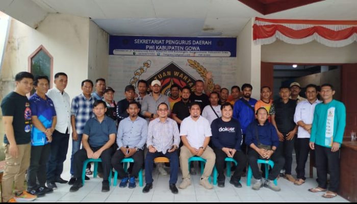 PWI Gowa Gandeng Dinkes kabupaten Gowa Bakti sosial sunatan massal