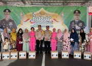 Kapolres Gowa dan Bhayangkari Bagikan Paket Lebaran kepada Warakawuri