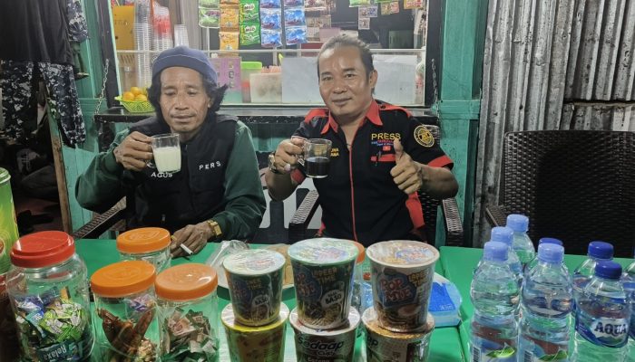 Silaturahmi & Ngopi Bareng Bersama Jurnalis – Sinergi Media di Depan RSUD Bantaeng