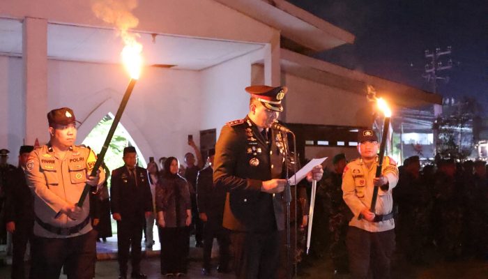 Kapolres Gowa Pimpin Apel Kehormatan dan Renungan Suci di TMP Romang Lompoa