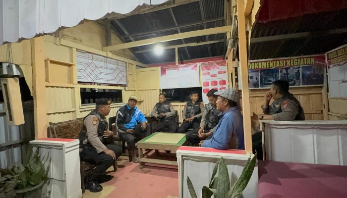 Ciptakan Harkamtibmas, Sat Samapta Polres Gowa Sambangi Pos Satkamling