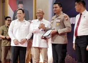 Polres Gowa Diganjar Piagam Penghargaan atas Prestasi Ungkap Kejahatan Pemalsuan Uang