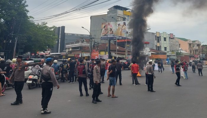 Semangat Sumpah Pemuda, Polres Gowa Hadir Amankan Aksi Mahasiswa Secara Humanis dan Tertib