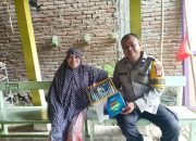 Bersama Warga di Teras Rumah, AIPTU Usman Hadirkan Senyum dan Kedamaian