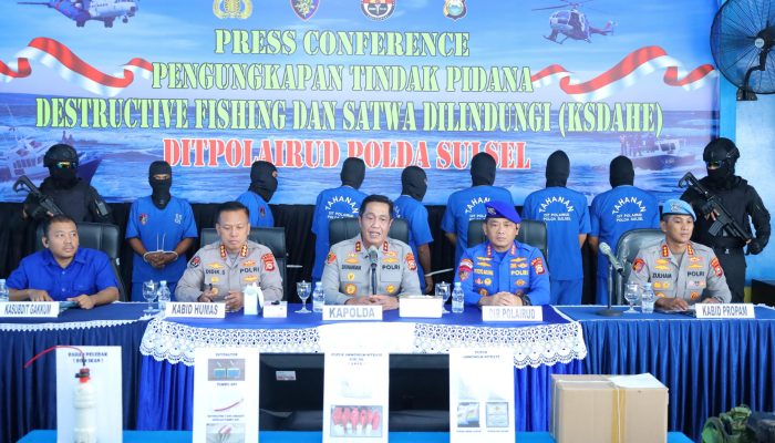 Kapolda Sulsel Pimpin Press Conference Pengungkapan Tindak Pidana Destructive Fishing dan Satwa Dilindungi