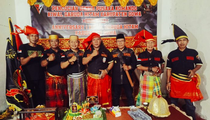 PENCUCIAN BENDA PUSAKA KOMANDO KIWAL GARUDA HITAM GOWA WARNAI PERINGATAN ANNIVERSARY PERTAMA