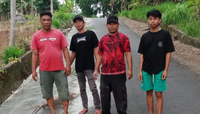 Kepala Dusun Erasayya sangat luar biasa Gunakan Dana Pribadi Perbaiki Jalan Provinsi kaloling, Demi Keselamatan Pengendara